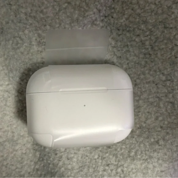 Apple AirPods Pro in White
